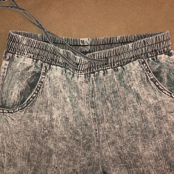 Pants - Picture 3 of 6